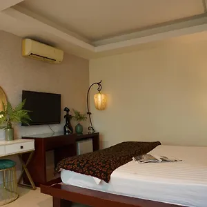 Trang An - 5 Minutes Landmark 81 Hotel